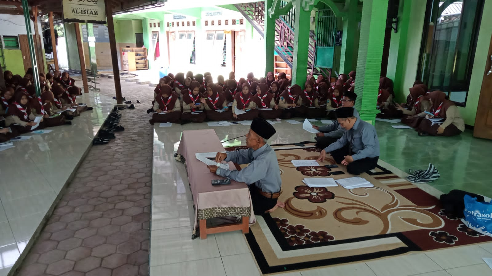 Praktek penentuan Awal Bulan Ramadhan, Syawwal dan Dzulhijjah 1445H bagian dari Uji kompetensi Ilmu Falak di MA AL ISLAM JORESAN.