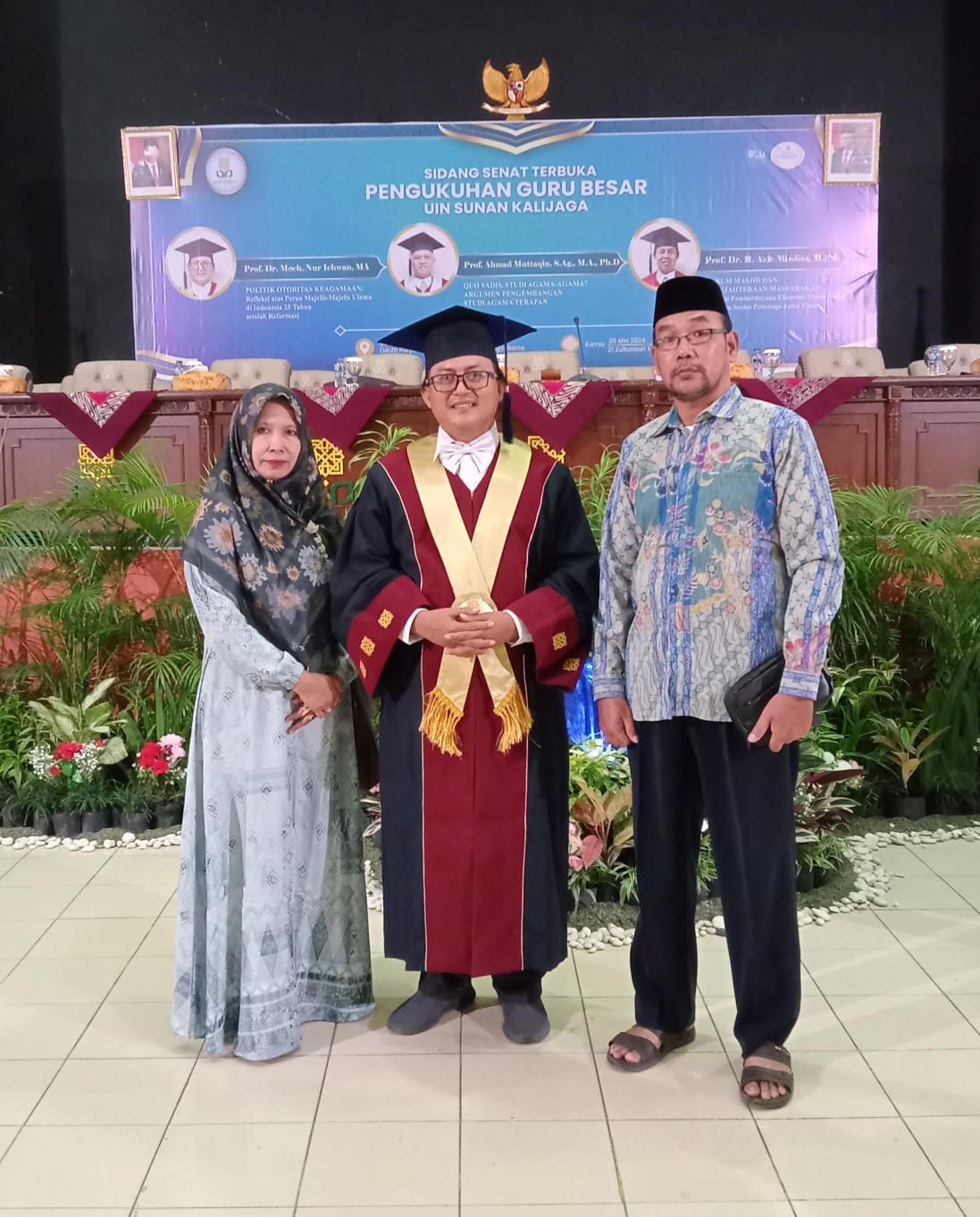 Guru Besar Alumni Al Islam k-11 Prof.Dr.Moh Nur Ichwan resmi dikukuhkan oleh Rektor UIN SUNAN KALIJAGA Jogjakarta.