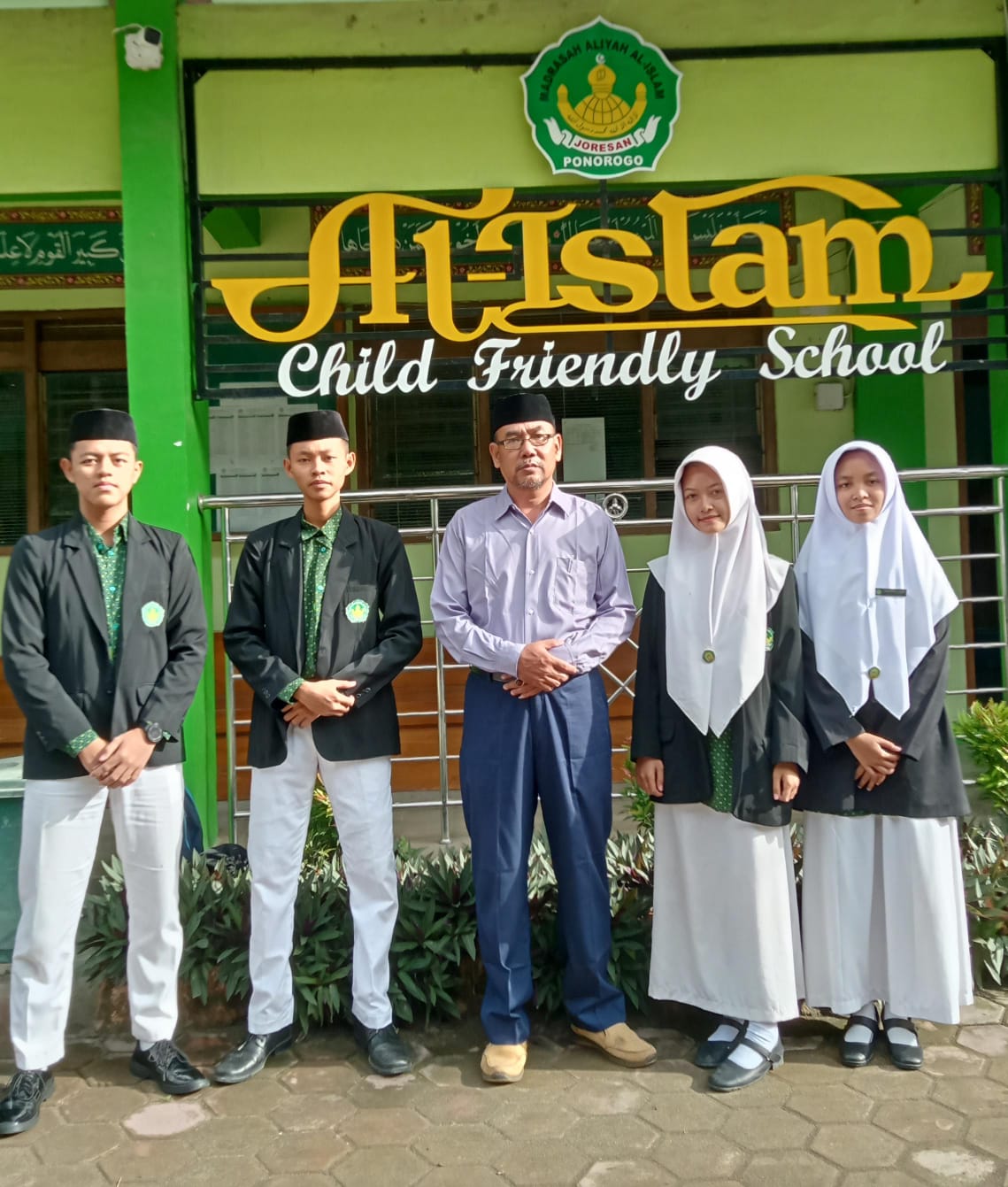 Dua Siswa MA Al Islam Joresan Dilantik Sebagai Pelajar Duta Kamtibmas Polres Ponorogo.